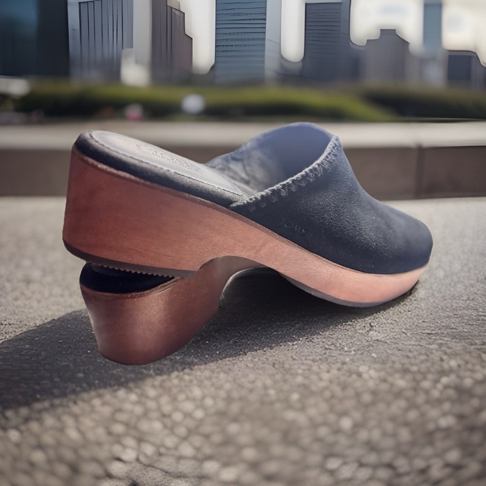 TOMS Addison Clogs Sz 11 - Black Premium Suede (New with Tags)